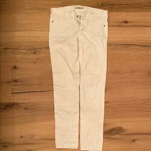 WHITE Abercrombie and Fitch jeans for summer! size 6